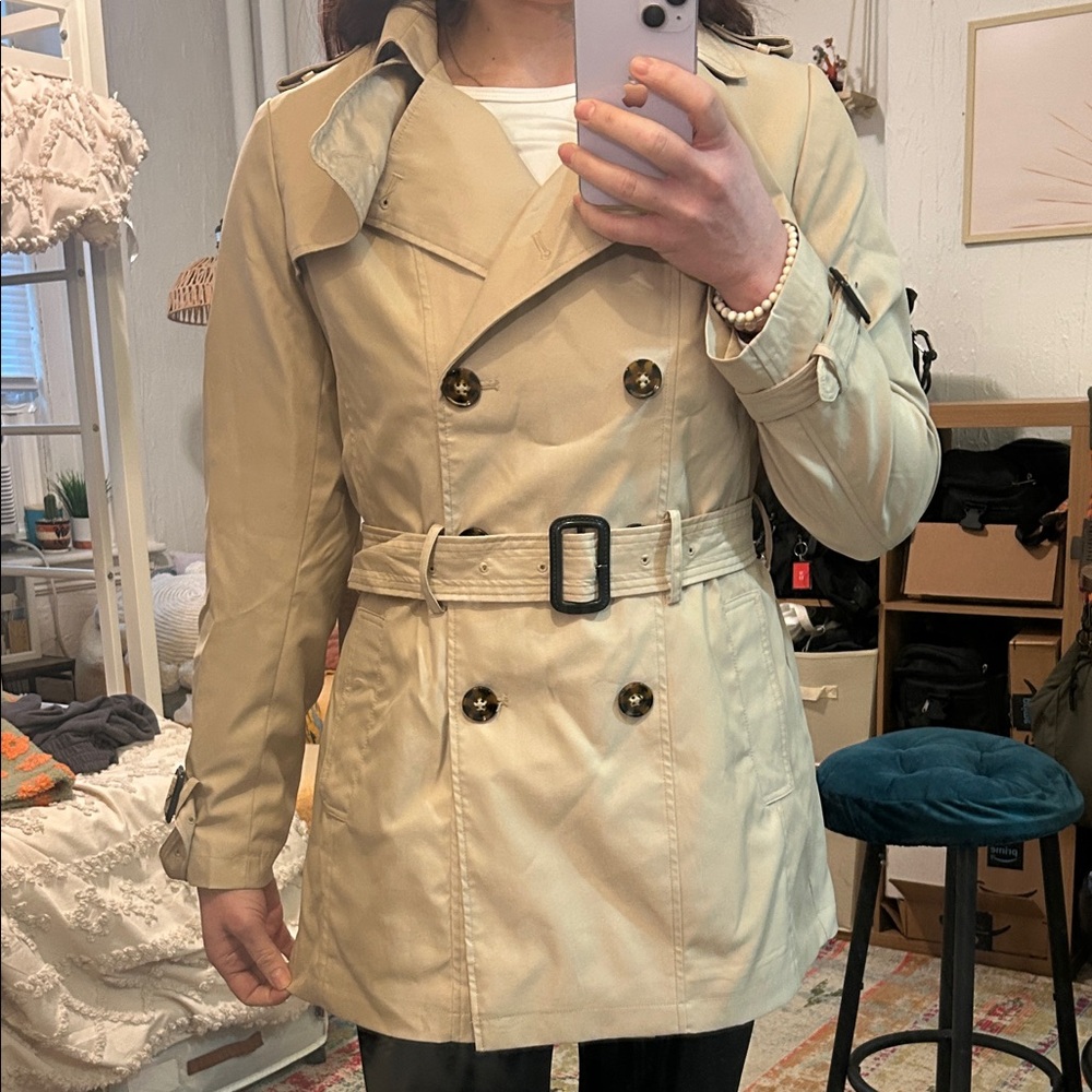 Orolay Women's Double Breasted Trench Coat Windbreaker Jacket with Belt. Size S